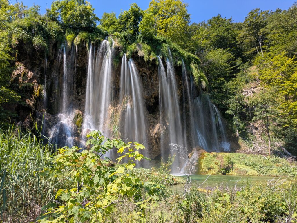 une cascade parmi tant d'autres dans le Parc national de Plitvice